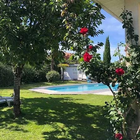 Avec Piscine アパート サン・メダール・アン・ジャル